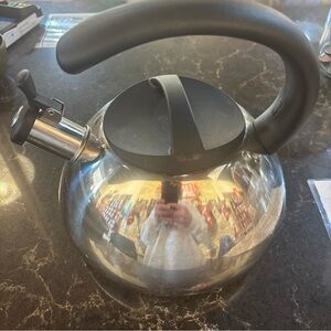 Farberware MAX 021C Stainless Steel Whistling Tea Kettle 2.3 Quart Silver NICE!